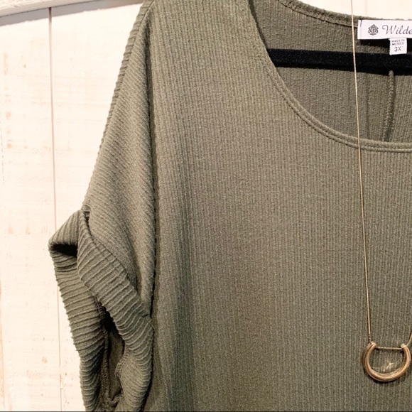 Textured Olive Green Short Sleeve Top - Picture 3 of 6